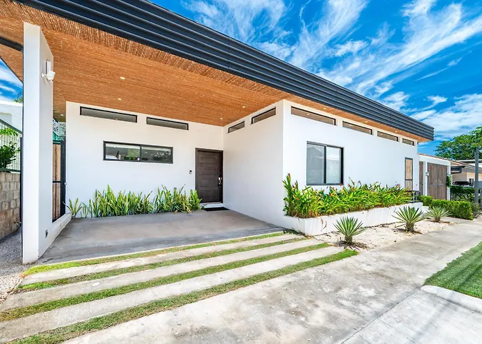 Walk To Beach! W/ Private Pool Hébergement de vacances Tamarindo